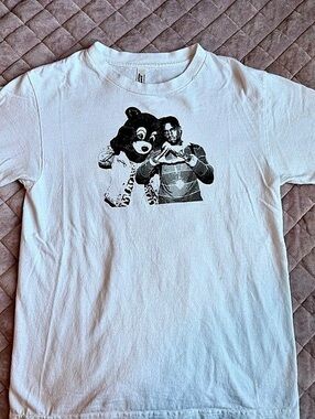 Graphic Short Sleeve Tee in White Like New